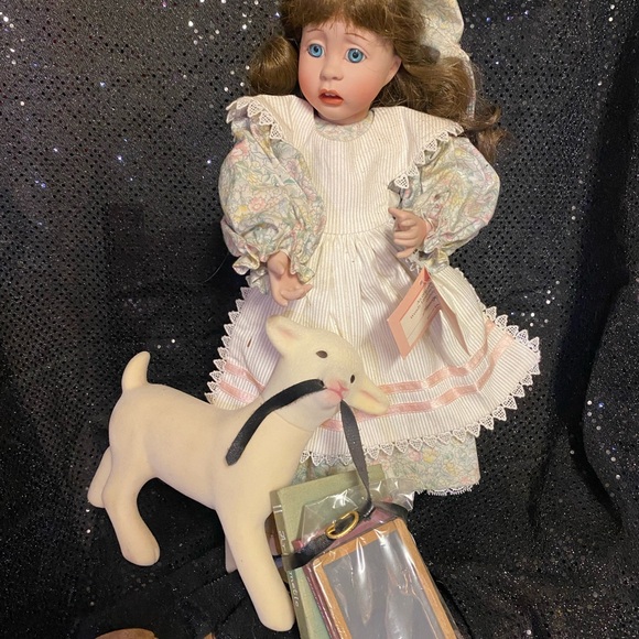 Ashton-Drake “Mary Had a Little Lamb” 15” Porcelain Doll Wendy Lawton 1994 - Picture 1 of 15